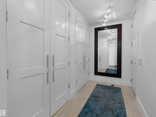 703 Dalhousie Way Nw, Edmonton, AB - Indoor Photo Showing Other Room