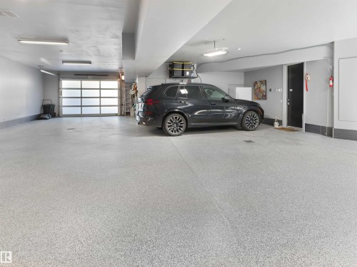 703 Dalhousie Way Nw, Edmonton, AB - Indoor Photo Showing Garage