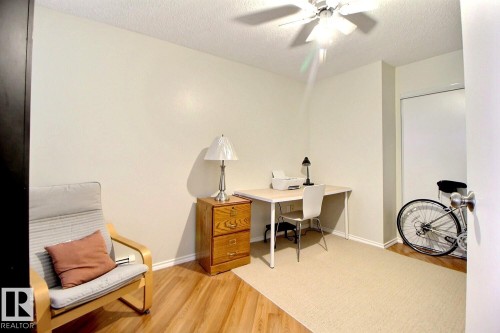 #411 4220 139 Av Nw, Edmonton, AB - Indoor Photo Showing Office