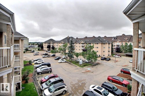 #411 4220 139 Av Nw, Edmonton, AB - Outdoor