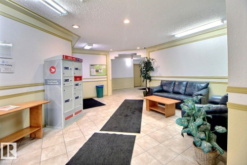 #411 4220 139 Av Nw, Edmonton, AB - Indoor