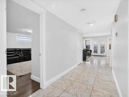 17411 106 Street Nw, Edmonton, AB - Indoor Photo Showing Other Room