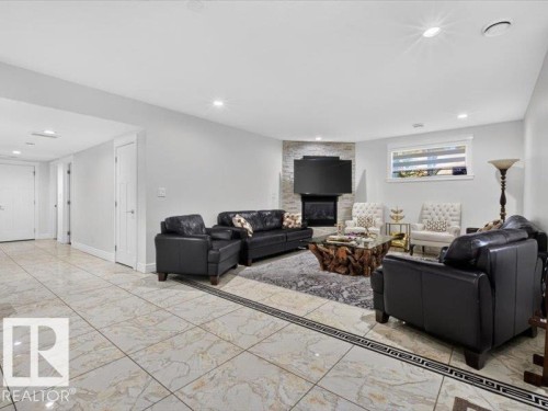 17411 106 Street Nw, Edmonton, AB - Indoor