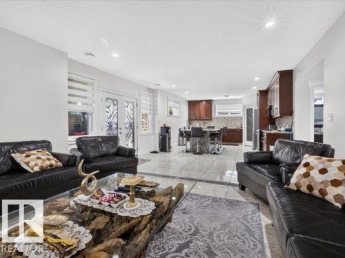 17411 106 Street Nw, Edmonton, AB - Indoor Photo Showing Living Room