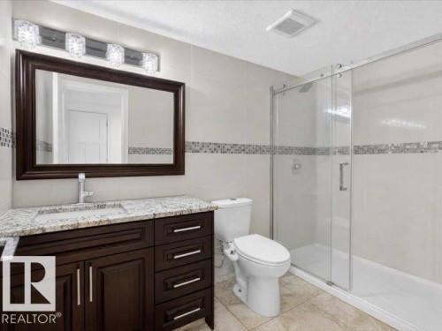 17411 106 Street Nw, Edmonton, AB - Indoor Photo Showing Bathroom
