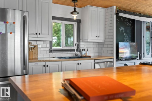 623/624 11102 Twp Road 600, Rural St. Paul County, AB - Indoor