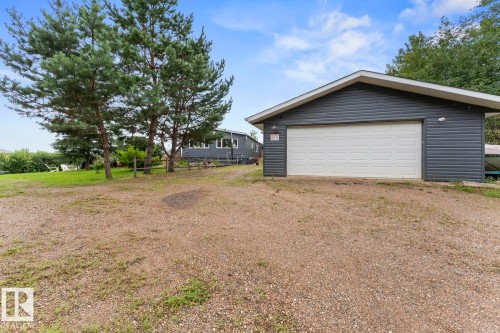 623/624 11102 Twp Road 600, Rural St. Paul County, AB - Indoor Photo Showing Other Room