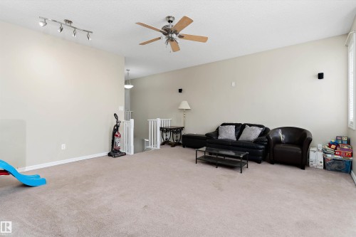 8521 8 Avenue Sw, Edmonton, AB - Indoor