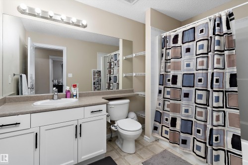 8521 8 Avenue Sw, Edmonton, AB - Indoor Photo Showing Bathroom
