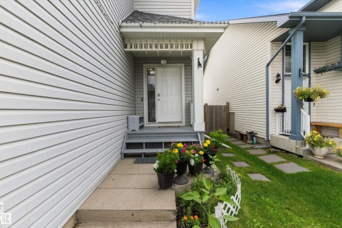 8521 8 Avenue Sw, Edmonton, AB - Outdoor With Exterior