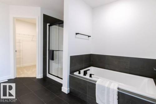 37 Axelwood Crescent, Spruce Grove, AB - Indoor Photo Showing Bathroom