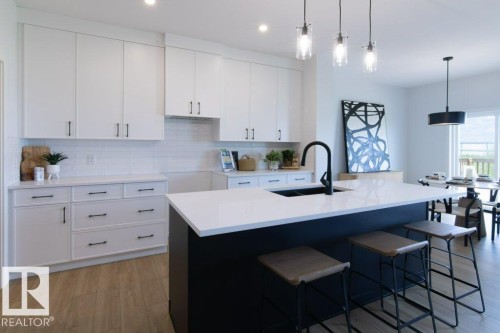37 Axelwood Crescent, Spruce Grove, AB - Indoor Photo Showing Kitchen With Upgraded Kitchen