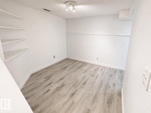 18625 66 Avenue Nw, Edmonton, AB - Indoor