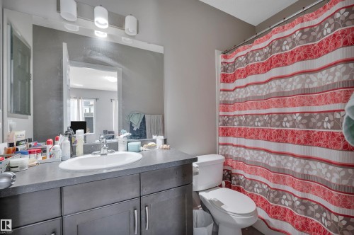 7503 Getty Gate Gate Nw, Edmonton, AB - Indoor Photo Showing Bathroom