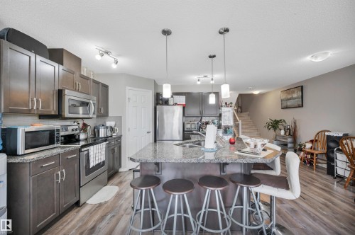 7503 Getty Gate Gate Nw, Edmonton, AB - Indoor Photo Showing Kitchen With Upgraded Kitchen