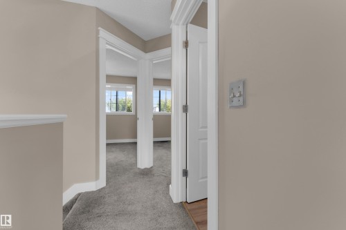 1434 Grant Way Nw, Edmonton, AB - Indoor Photo Showing Other Room