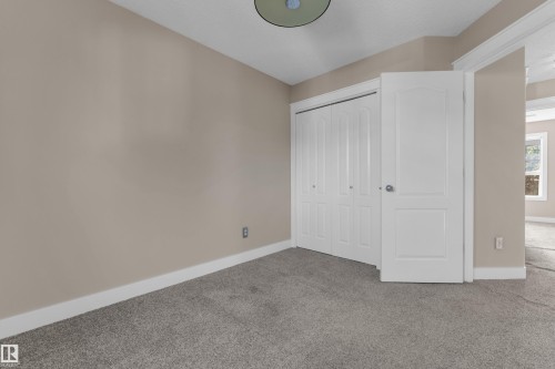 1434 Grant Way Nw, Edmonton, AB - Indoor Photo Showing Other Room