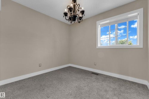 1434 Grant Way Nw, Edmonton, AB - Indoor Photo Showing Other Room