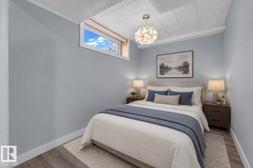 1434 Grant Way Nw, Edmonton, AB - Indoor Photo Showing Bedroom