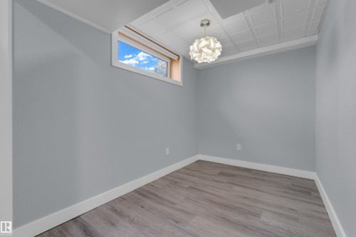 1434 Grant Way Nw, Edmonton, AB - Indoor Photo Showing Other Room