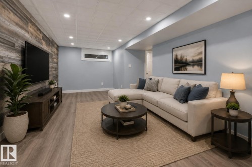1434 Grant Way Nw, Edmonton, AB - Indoor