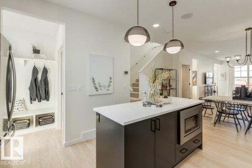 2040 194 Street Nw, Edmonton, AB - Indoor