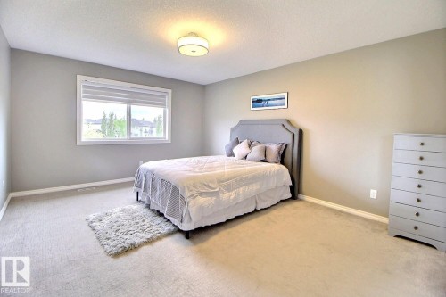 1231 37A Avenue Nw, Edmonton, AB - Indoor Photo Showing Bedroom