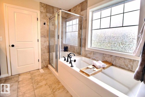 1231 37A Avenue Nw, Edmonton, AB - Indoor Photo Showing Bathroom