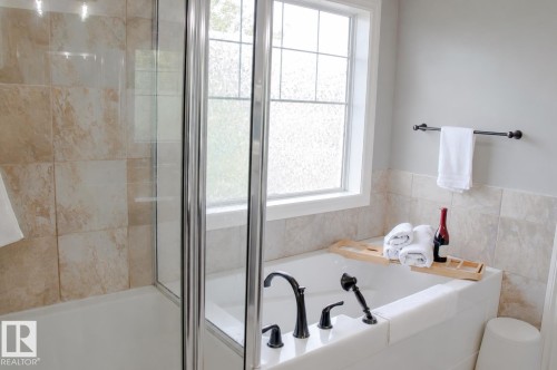 1231 37A Avenue Nw, Edmonton, AB - Indoor Photo Showing Bathroom