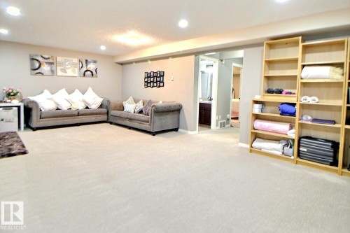 1231 37A Avenue Nw, Edmonton, AB - Indoor