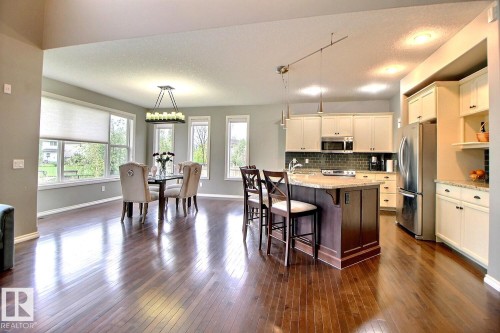 1231 37A Avenue Nw, Edmonton, AB - Indoor