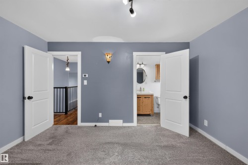 6235 13 Avenue Nw, Edmonton, AB - Indoor