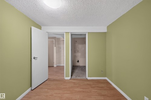6235 13 Avenue Nw, Edmonton, AB - Indoor