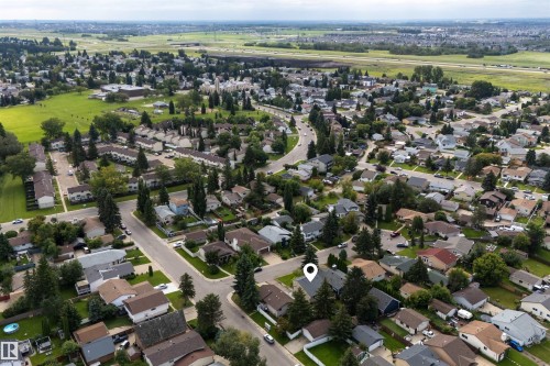 6235 13 Avenue Nw, Edmonton, AB - Outdoor With View