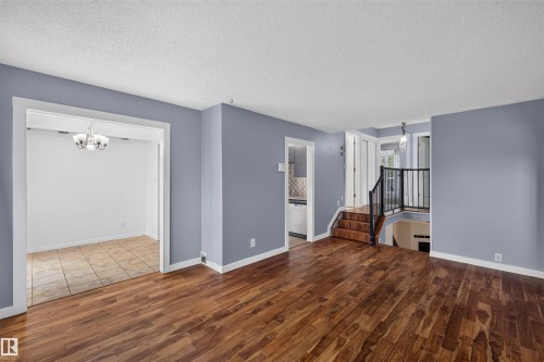 6235 13 Avenue Nw, Edmonton, AB - Indoor Photo Showing Other Room