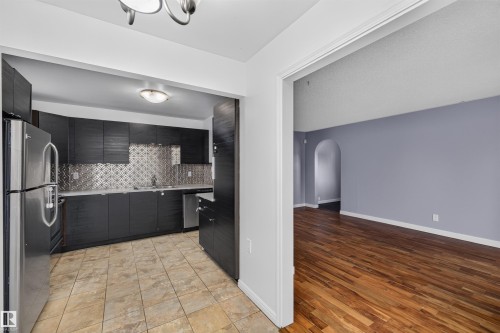 6235 13 Avenue Nw, Edmonton, AB - Indoor Photo Showing Kitchen