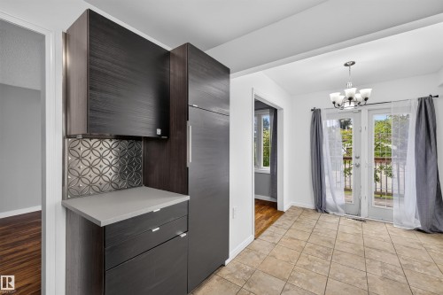 6235 13 Avenue Nw, Edmonton, AB - Indoor Photo Showing Other Room