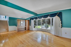 7604 149 Avenue NW  Edmonton, AB T5C 2V7