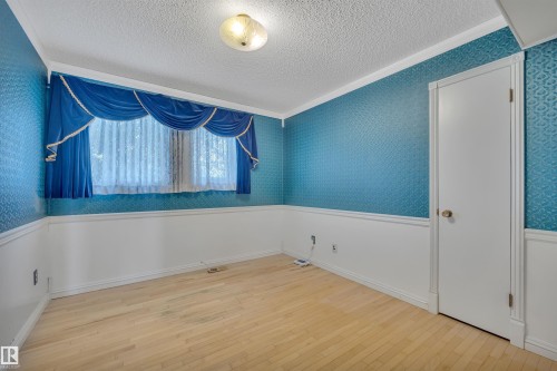 7604 149 Avenue Nw, Edmonton, AB - Indoor Photo Showing Other Room