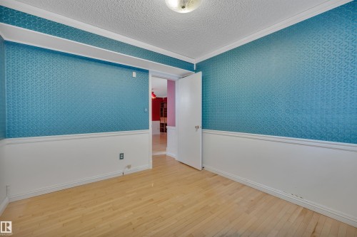 7604 149 Avenue Nw, Edmonton, AB - Indoor Photo Showing Other Room