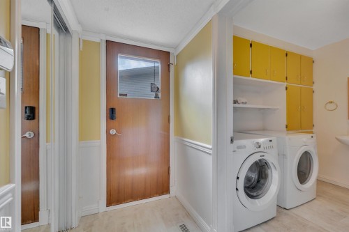 7604 149 Avenue Nw, Edmonton, AB - Indoor Photo Showing Laundry Room