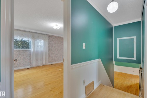 7604 149 Avenue Nw, Edmonton, AB - Indoor Photo Showing Other Room