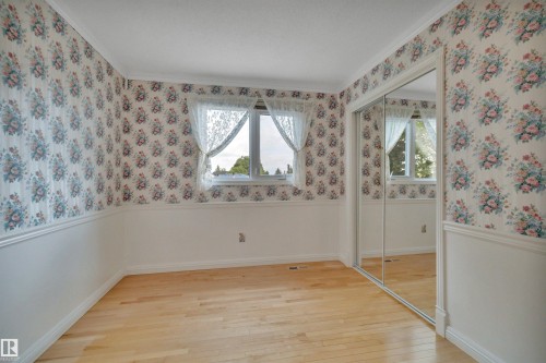 7604 149 Avenue Nw, Edmonton, AB - Indoor Photo Showing Other Room