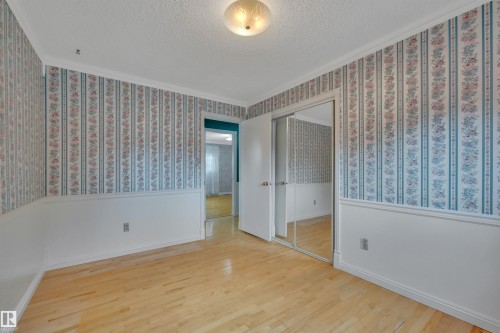 7604 149 Avenue Nw, Edmonton, AB - Indoor Photo Showing Other Room