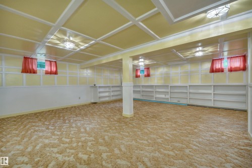 7604 149 Avenue Nw, Edmonton, AB - Indoor