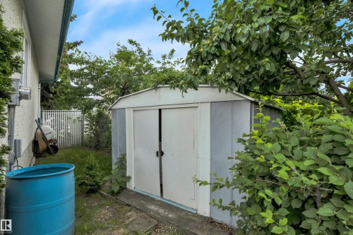 7604 149 Avenue Nw, Edmonton, AB - Outdoor