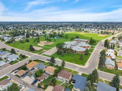 7604 149 Avenue Nw, Edmonton, AB - Outdoor With View