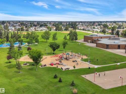 7604 149 Avenue Nw, Edmonton, AB - Outdoor With View