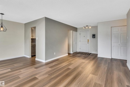 #304 8149 111 St Nw, Edmonton, AB - Indoor Photo Showing Other Room