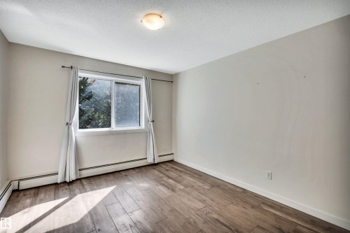 #304 8149 111 St Nw, Edmonton, AB - Indoor Photo Showing Other Room